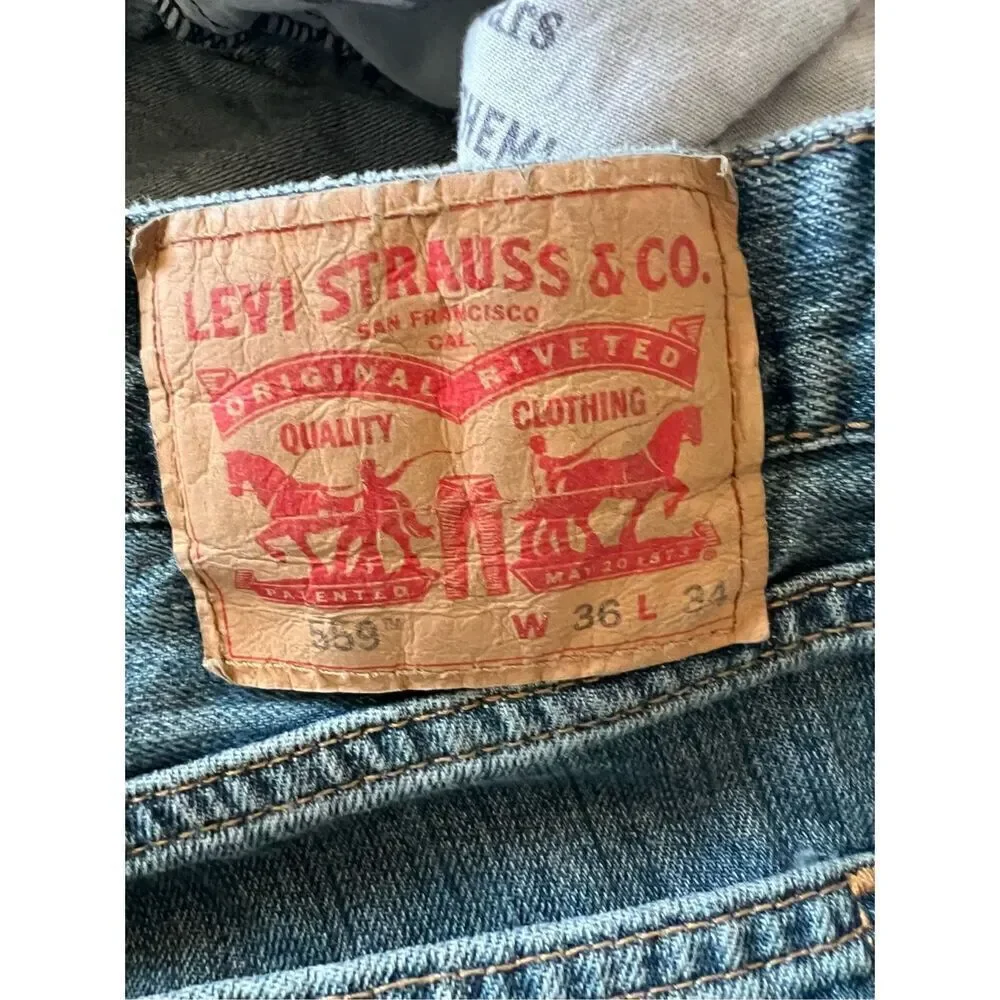 Levis levi 559